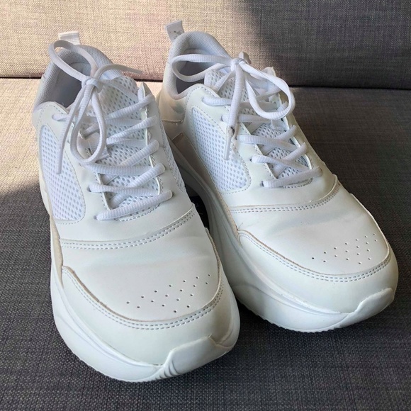 white chunky trainers zara
